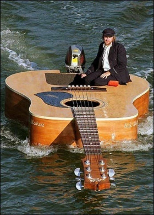 ♫ guitarboat.jpg